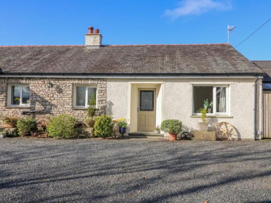 Two Acres- Spacious, Delightful, Pet Free Bungalow Levens Buitenkant foto